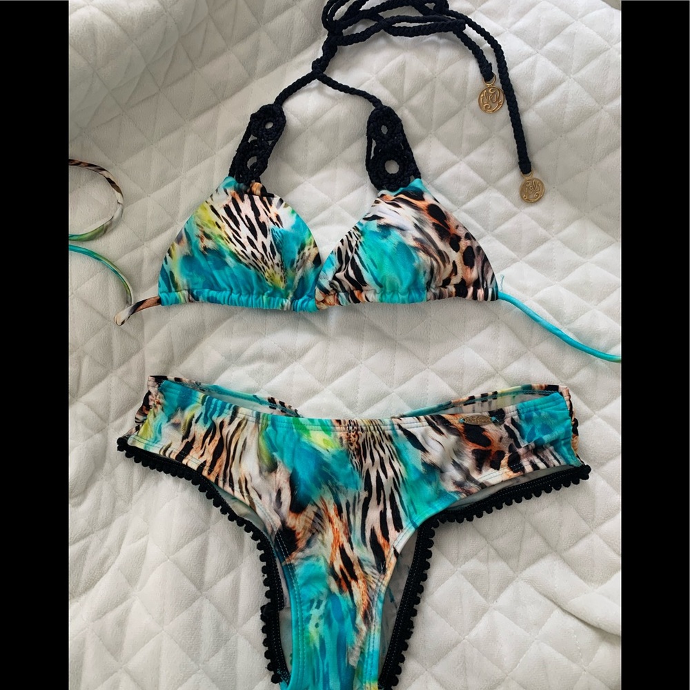 ❌Sold❌ LULI FAMA SWIMSUIT TOP & BIKINI XS - Picture 1 of 3
